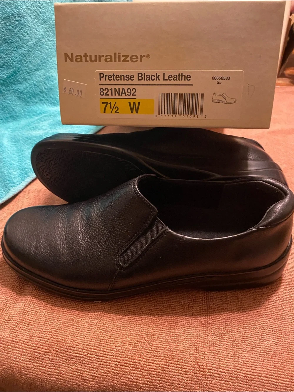 Naturalizer Black Leather Slip-On Loafers